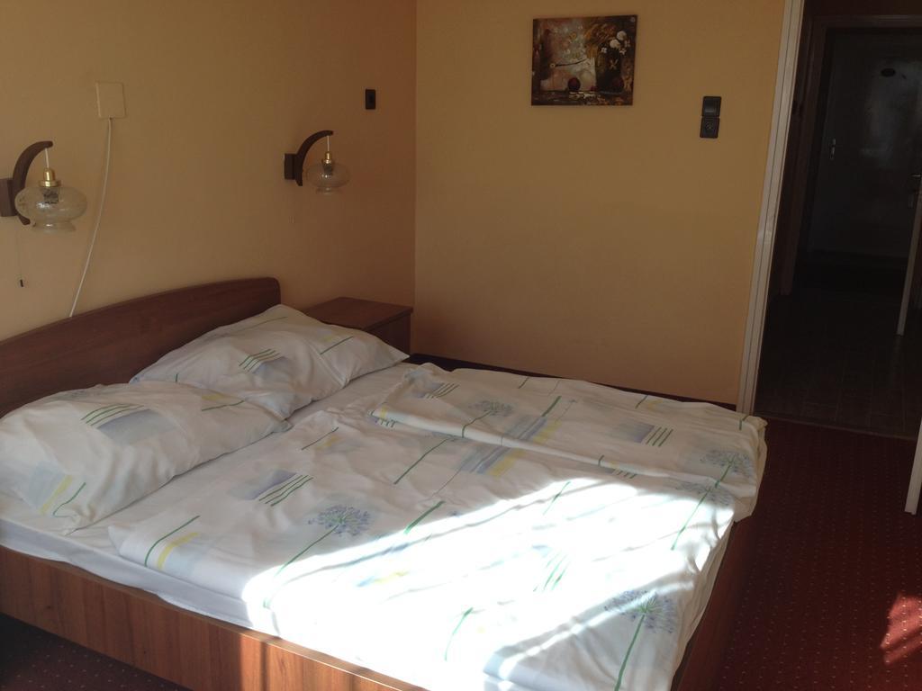 Hotel Family Балатонфёльдвар Номер фото