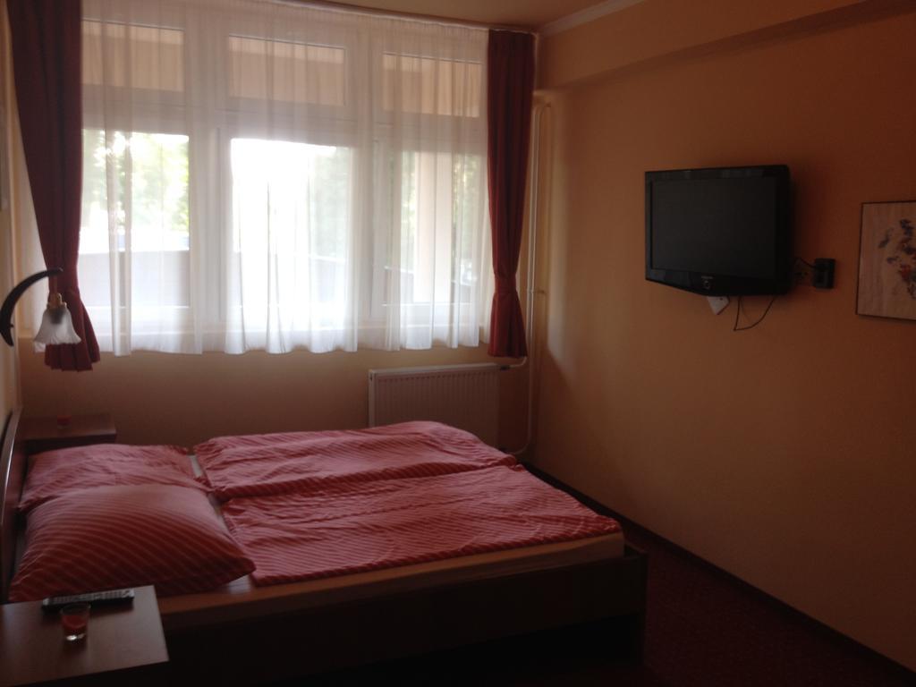 Hotel Family Балатонфёльдвар Номер фото