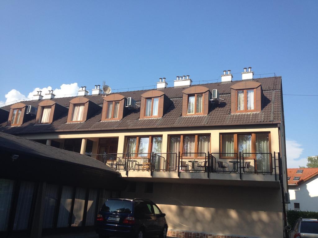 Hotel Family Балатонфёльдвар Экстерьер фото