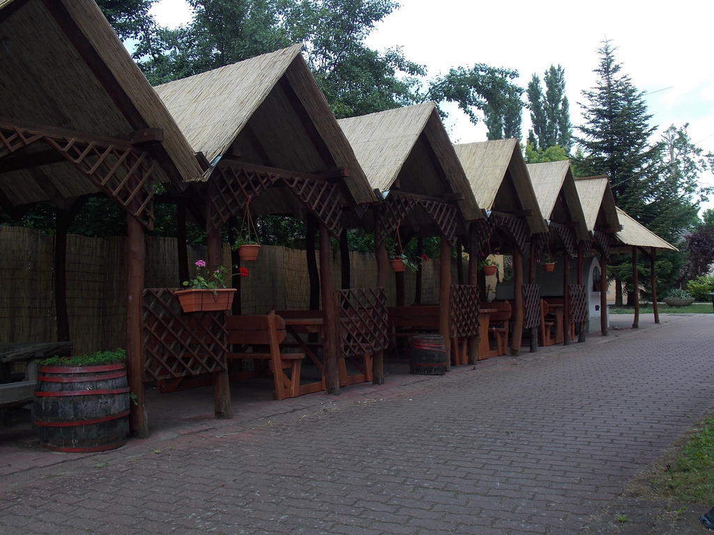 Hotel Family Балатонфёльдвар Экстерьер фото