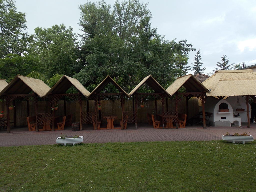 Hotel Family Балатонфёльдвар Экстерьер фото