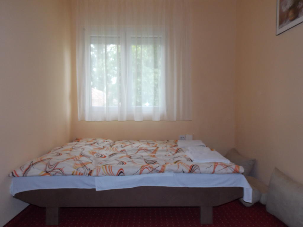 Hotel Family Балатонфёльдвар Экстерьер фото